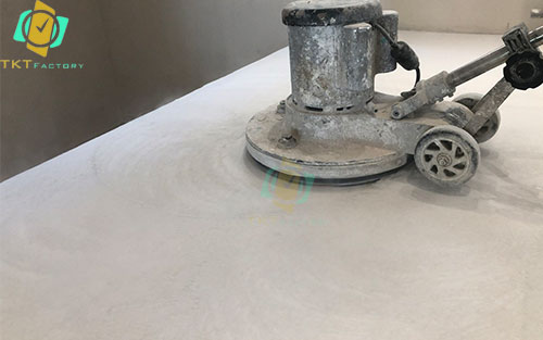 Hình ảnh: Mài mịn sàn microcement