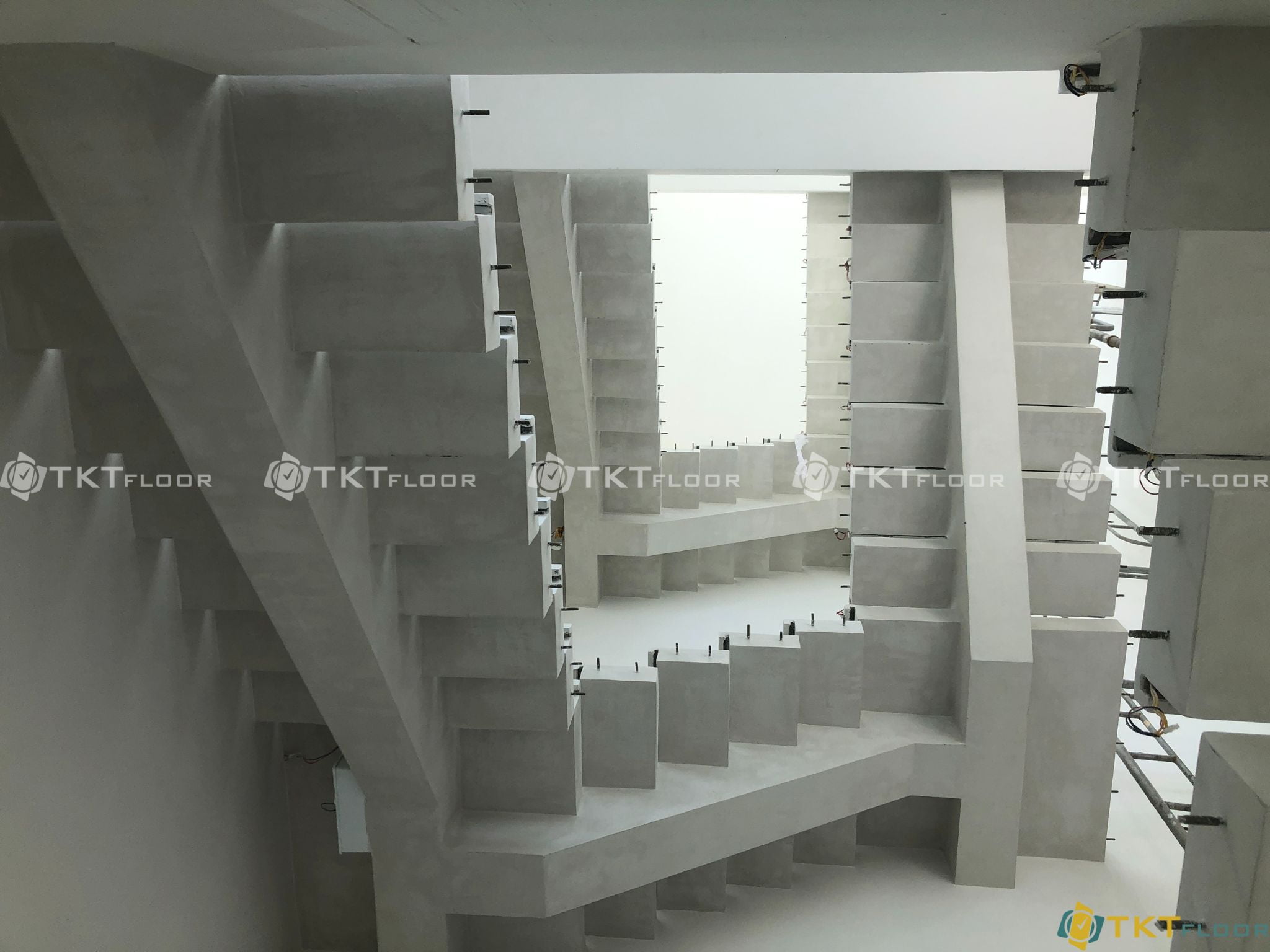 THI CÔNG SÀN MICROCEMENT BÌNH PHƯỚC CHO NHÀ Ở - TKT Floor
